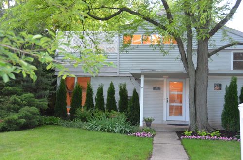 611 Roger Ave, Kenilworth, IL, 60043-1043 | Card Image