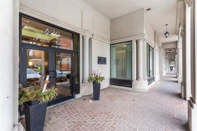 205 - 430 Pearl St, Condo with 1 bedrooms, 1 bathrooms and 1 parking in Burlington ON | Image 2