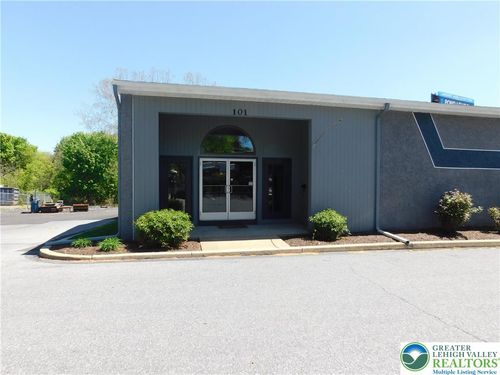 615 Front St, Whitehall, PA, 18052-6640 | Card Image
