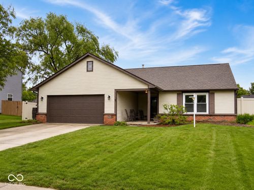 206 E Delaware St, Fortville, IN, 46040-1086 | Card Image