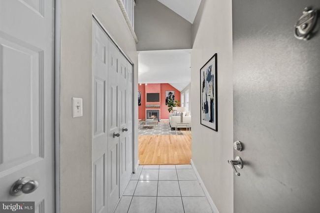 APT-204 - 2214 Washington Ave, Condo with 2 bedrooms, 1 bathrooms and null parking in SILVER SPRING MD | Image 4