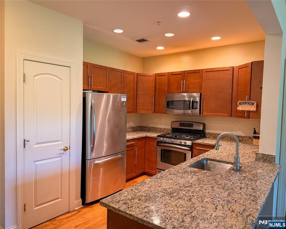 Residential in Englewood 5