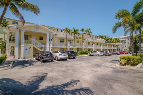106-2660 Ne 8th Ave, Wilton Manors, FL, 33334-2584 | Card Image