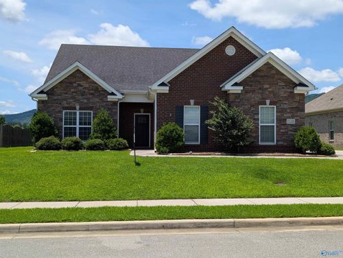 7126 Weeping Willow Dr Se, Owens Cross Roads, AL, 35763-8224 | Card Image