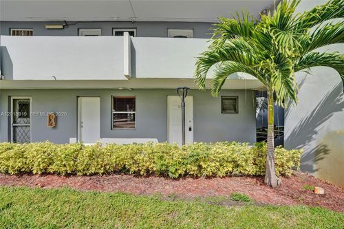 b112-1601 Ne 191st St, Miami, FL, 33179-4104 | Card Image
