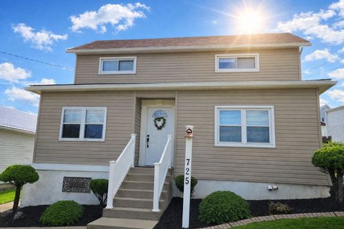 725 Longfellow St, Vandergrift, PA, 15690 | Card Image