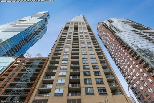 1111-420 Waterside Dr, Chicago, IL, 60601-8005 | Card Image