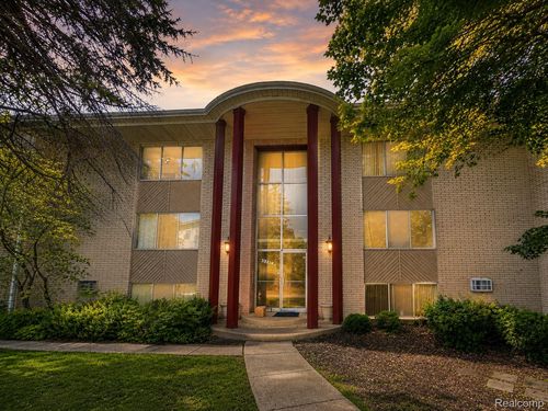 5-33234 Kingslane Ct, Farmington Hills, MI, 48336-4053 | Card Image