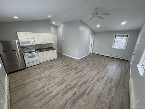 10 Matsunaye Dr, Medford, NY, 11763-4113 | Card Image