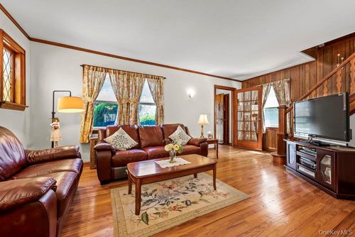 84 251st St, Bellerose, NY, 11426-2115 | Card Image