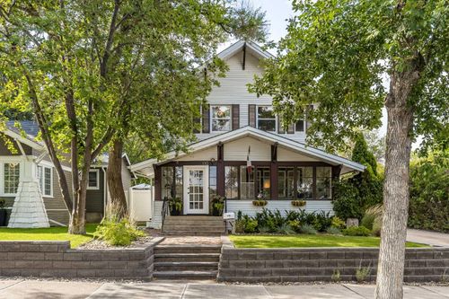 110 4 Street Se, Medicine Hat, AB, T1A0J8 | Card Image