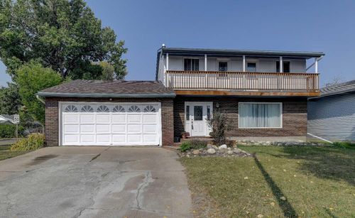 10132 93 Avenue, Grande Prairie, AB, T8V0K1 | Card Image