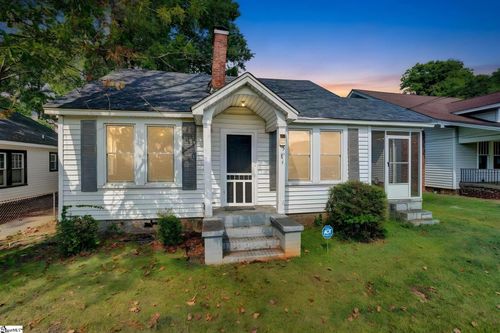 526 Perry Ave, Greenville, SC, 29611-4835 | Card Image