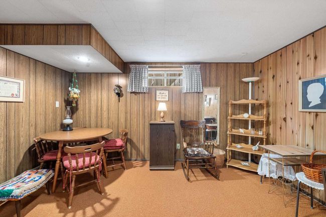8 Foley Road Se, House other with 3 bedrooms, 1 bathrooms and 3 parking in Calgary AB | Image 24