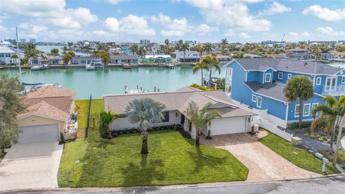 825 116th Ave, TREASURE ISLAND, FL, 33706-1019 | Card Image