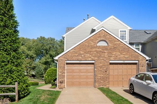 1577 Saint Andrews Dr, Oakmont, PA, 15139-1034 | Card Image