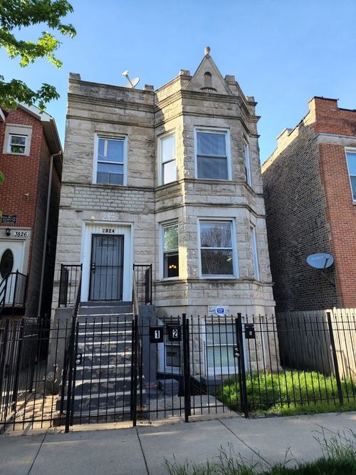 3824 W Grenshaw St, Chicago, IL, 60624-4513 | Card Image
