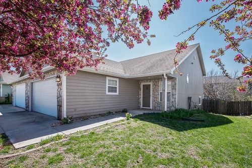 1950 Jackson Dr, Tonganoxie, KS, 66086-5447 | Card Image