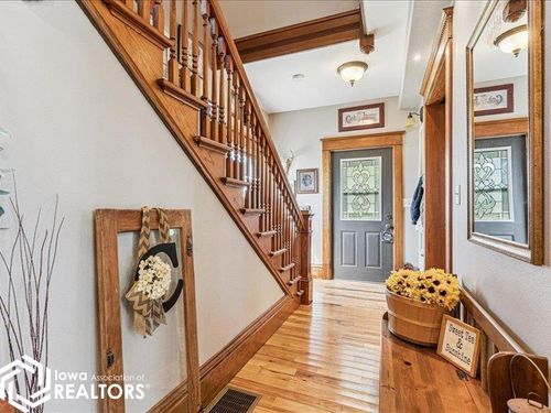 15151 Washington Rd, West Burlington, IA, 52655-8642 | Card Image