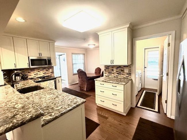 42034 Coventry Way, Condo with 2 bedrooms, 2 bathrooms and null parking in Canton MI | Image 5