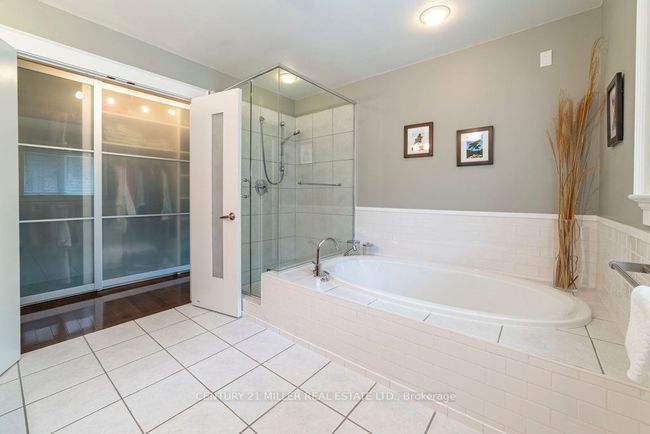46 Giffin Rd, House other with 2 bedrooms, 3 bathrooms and 4 parking in Dundas ON | Image 22