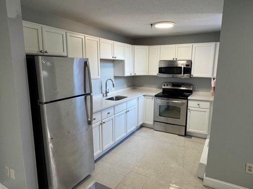 3a-46 Amesbury St, Lawrence, MA, 01840-1300 | Card Image