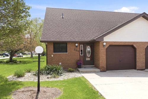 200 Fairview Dr, Manhattan, IL, 60442-9700 | Card Image