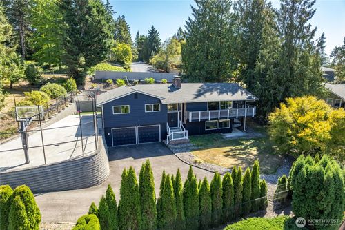 2445 W Lynnwood Dr, Longview, WA, 98632-5755 | Card Image