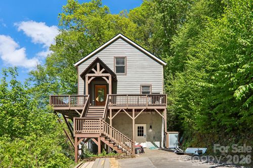 695 Wildcat Run, Maggie Valley, NC, 28751-7760 | Card Image