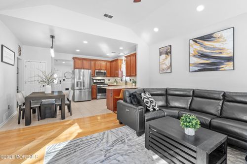 207 Lower Main St, Aberdeen, NJ, 07747-1041 | Card Image