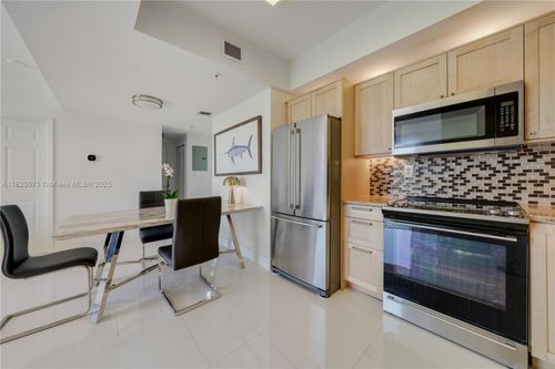 apt-604-3500 Coral Way, Miami, FL, 33145-3065 | Card Image