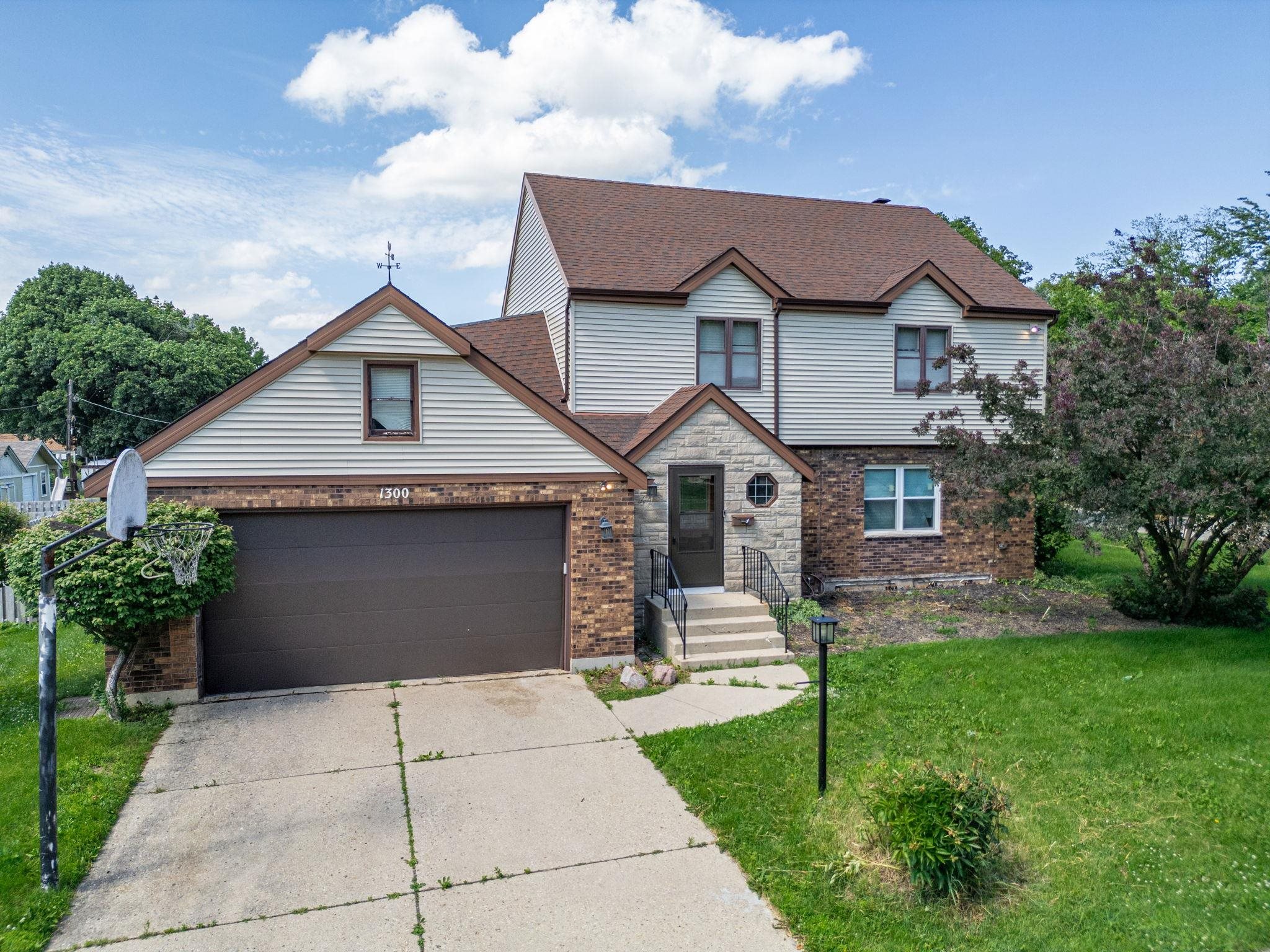 Residential in ELGIN