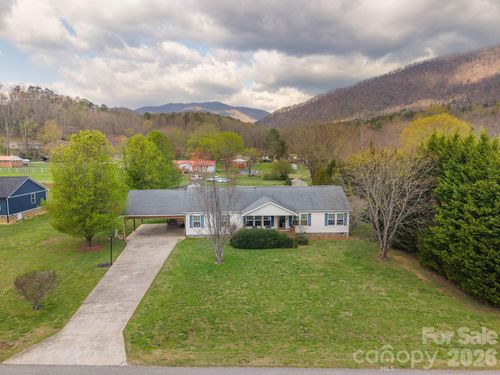 22 Brookfield Ln, Old Fort, NC, 28762-8101 | Card Image