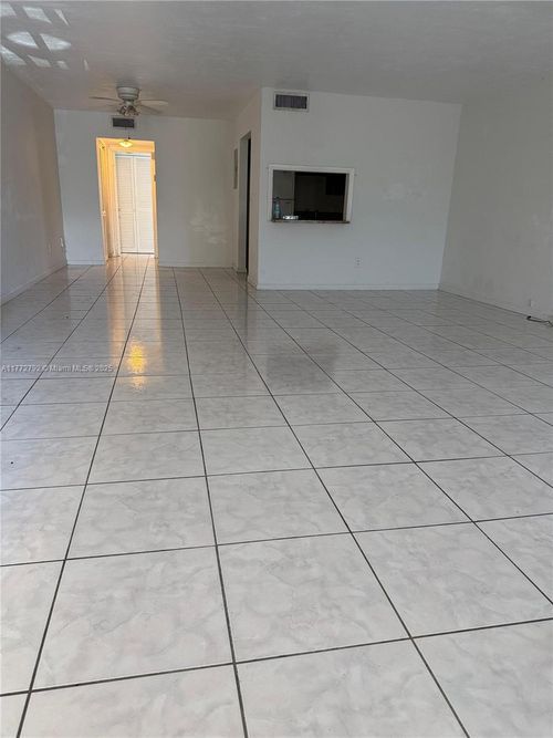apt-18-1885 Ne 121st St, North Miami, FL, 33181-2865 | Card Image