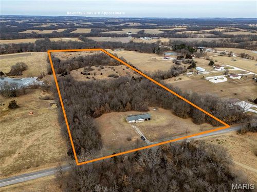 581 Highway Z, Silex, MO, 63377-2527 | Card Image