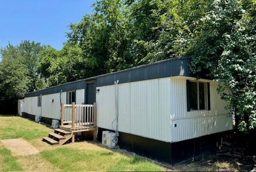 914 Pawnee Trl, Granbury, TX, 76048-7573 | Card Image