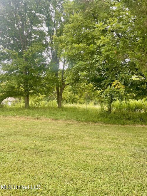 2 Mockingbird Rd, Byhalia, MS, 38611-8774 | Card Image