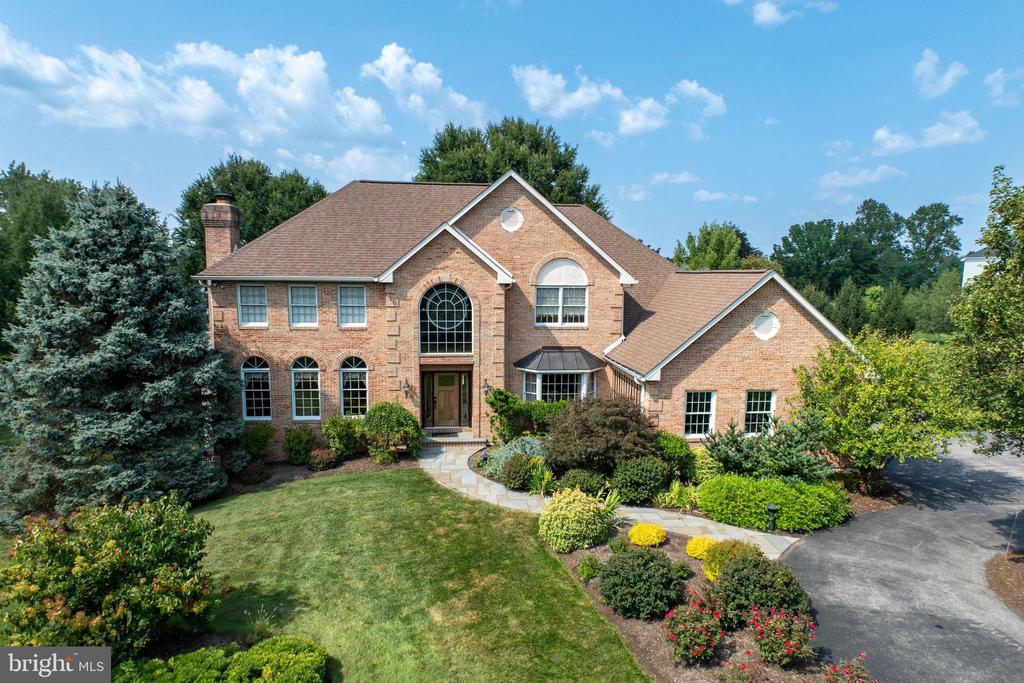 Evergreen Ln, Chester Springs, PA 19425