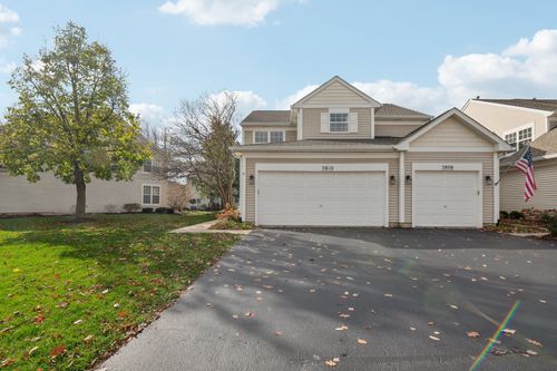 2810 White Thorn Circle, Naperville, IL, 60564 | Card Image