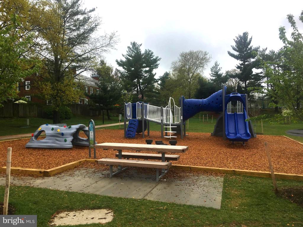 Residential in ARLINGTON 4