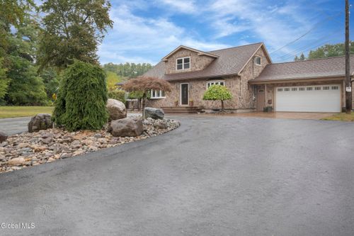 200 Maeotsa Ln, Altamont, NY, 12009-4517 | Card Image