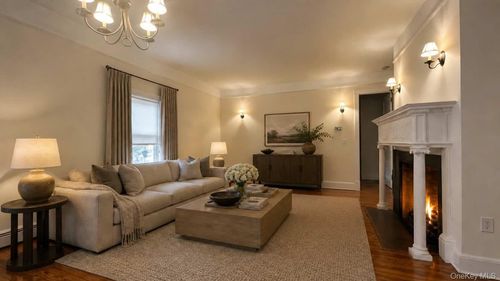 1-14 Karen Court, Oyster Bay, NY, 11771 | Card Image