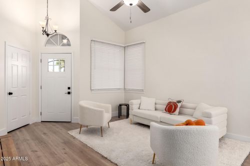 7702 W Piute Ave, Glendale, AZ, 85308-6067 | Card Image