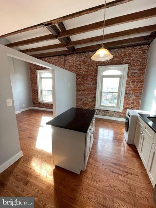 apt-13-13 N 4th Ave, ROYERSFORD, PA, 19468-1944 | Card Image