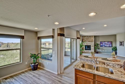 2005-33575 N Dove Lakes Dr, Cave Creek, AZ, 85331-4102 | Card Image