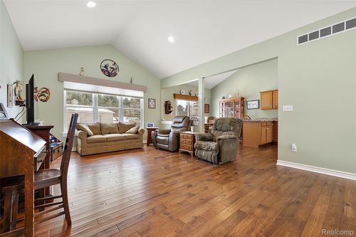 6140 Brookhaven Dr, Imlay City, MI, 48444-8833 | Card Image