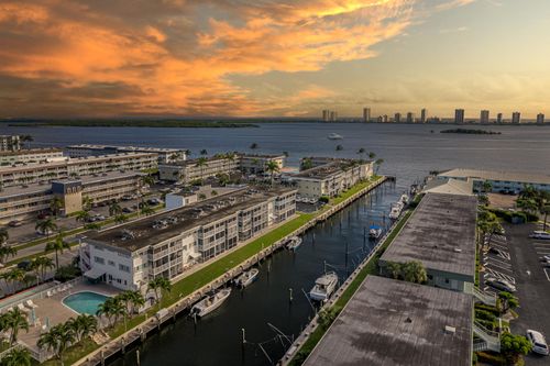 302-112 Doolen Ct, North Palm Beach, FL, 33408-5710 | Card Image