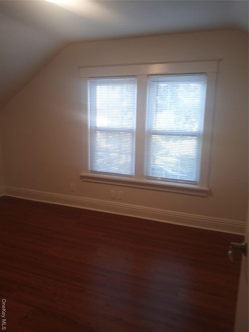 362 Charles St, W Hempstead, NY, 11552-3202 | Card Image