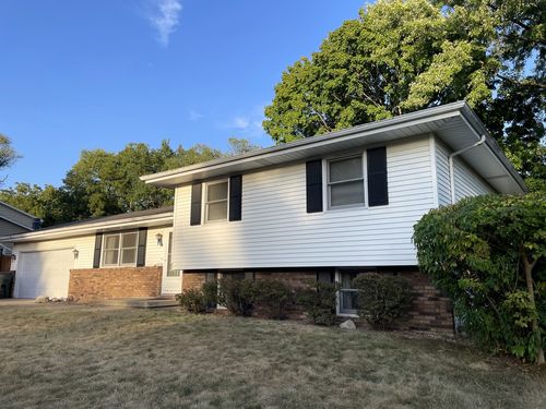 412 Weathering Dr, Mahomet, IL, 61853-9529 | Card Image