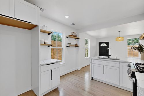 4007 Shelley Blvd, Dallas, TX, 75211-6340 | Card Image